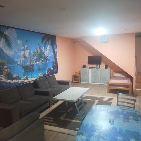 Red Apartman Требинє Екстер'єр фото