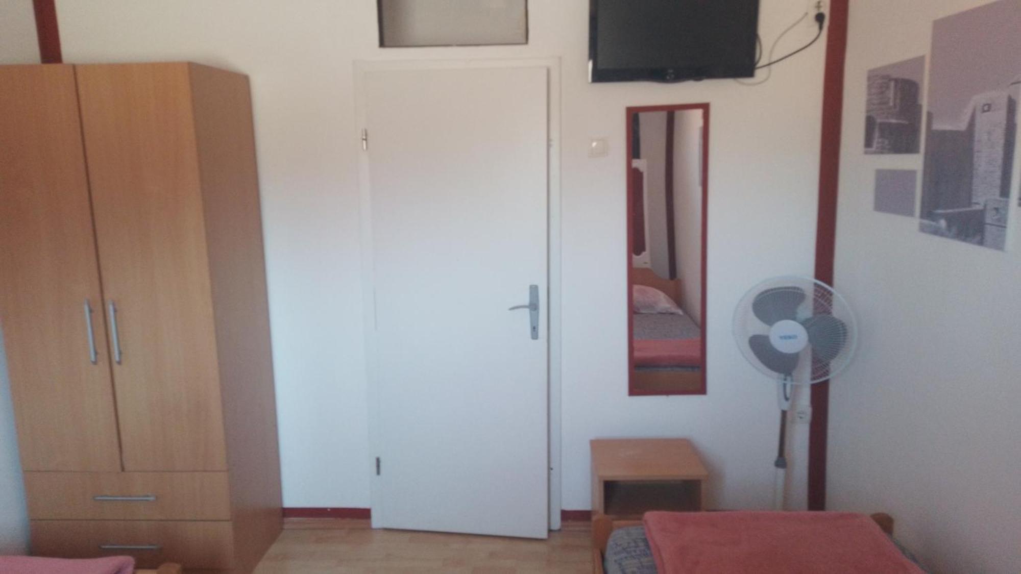 Red Apartman Требинє Екстер'єр фото
