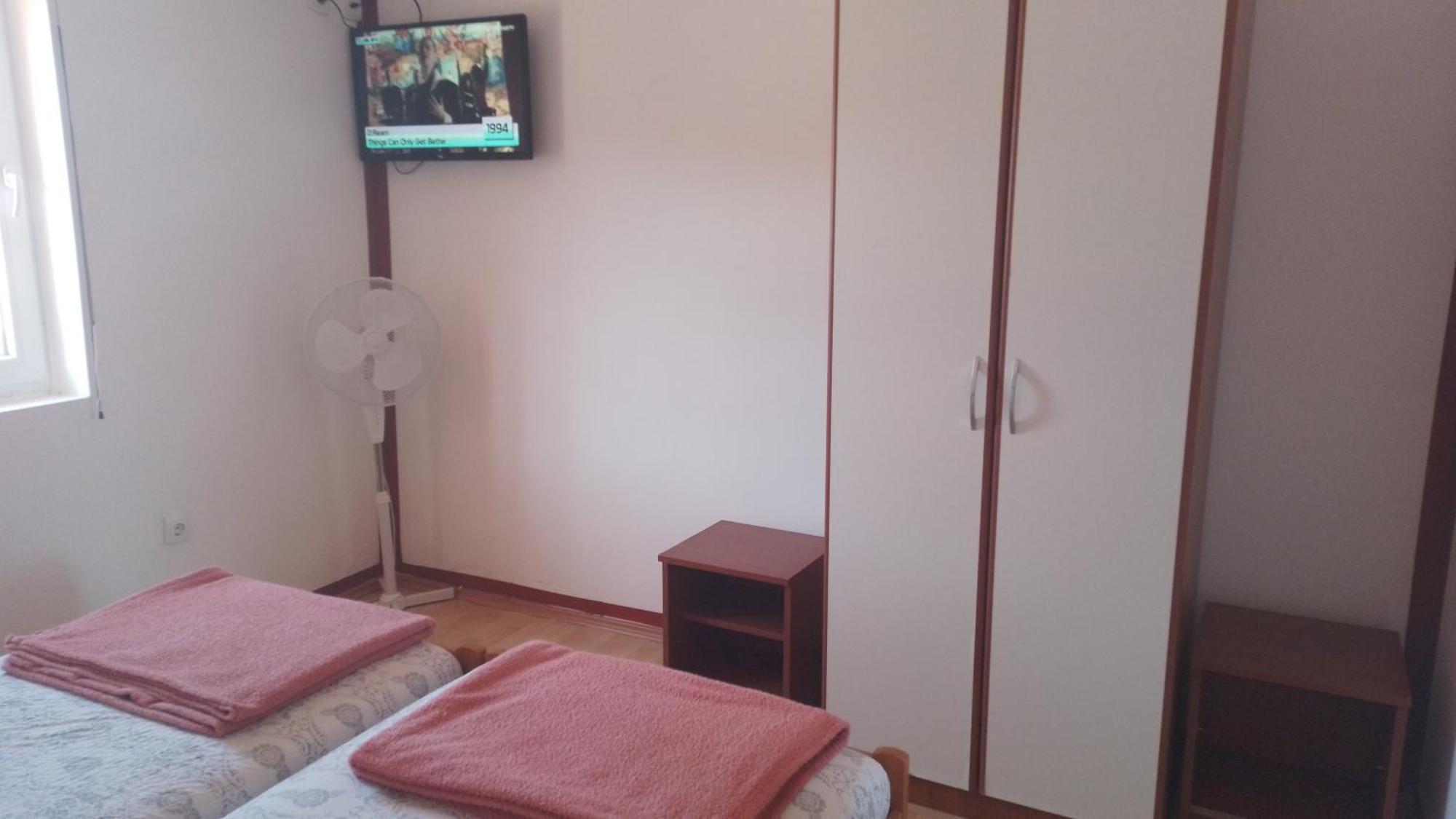 Red Apartman Требинє Екстер'єр фото